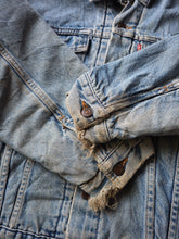 Load image into Gallery viewer, 1990&#39;s Thrashed Levi&#39;s Blanket Lined Denim Jacket - XL
