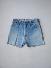 Load image into Gallery viewer, 1980&#39;s Wrangler Thrashed Cut Off Jorts - 28&quot;
