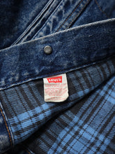 Load image into Gallery viewer, 1980&#39;s Levi&#39;s Made in USA Flannel Lined Denim Jacket - M
