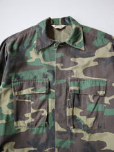 Load image into Gallery viewer, 1970&#39;s Cabela&#39;s Camo Chore Jacket - M
