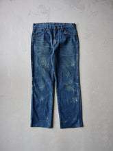 Load image into Gallery viewer, Thrashed Wrangler Jeans - 29&quot;
