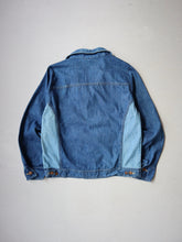 Load image into Gallery viewer, 1970&#39;s Two Tone Wrangler Denim Jacket - M
