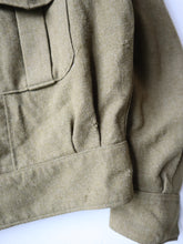 Load image into Gallery viewer, 1970&#39;s Aus Army Wool Battle Dress Jacket - M
