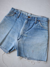 Load image into Gallery viewer, 1980&#39;s Wrangler Thrashed Cut Off Jorts - 28&quot;
