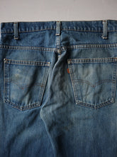 Load image into Gallery viewer, 1970&#39;s Levi&#39;s 517 Orange Tab Bootcut Jeans - 32&quot;
