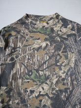 Load image into Gallery viewer, 1990&#39;s Realtree Long Sleeve - M
