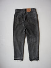 Load image into Gallery viewer, 1990&#39;s Levi&#39;s Made in USA Faded 555 Jeans - 32&quot;
