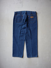 Load image into Gallery viewer, Made in USA Wrangler Jeans - 36&quot;
