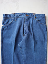 Load image into Gallery viewer, Made in USA Wrangler Jeans - 36&quot;
