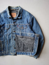 Load image into Gallery viewer, 1990&#39;s Made in USA Levi&#39;s Blanket Lined Denim Jacket - L
