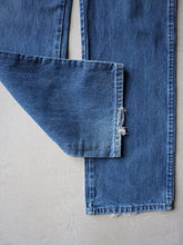 Load image into Gallery viewer, Wrangler Jeans - 36&quot;
