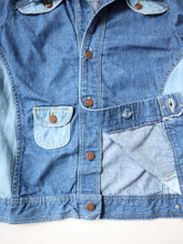 Load image into Gallery viewer, 1970&#39;s Two Tone Wrangler Denim Jacket - M
