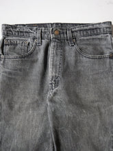 Load image into Gallery viewer, 1990&#39;s Levi&#39;s Made in USA Faded 555 Jeans - 32&quot;
