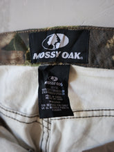 Load image into Gallery viewer, 1990&#39;s Deadstock Mossy Oak Realtree Pants - 32&quot;
