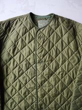 Load image into Gallery viewer, 1990&#39;s British Army Cold Weather Quilted Liner - S/M
