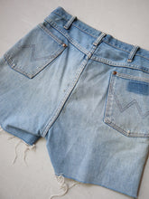 Load image into Gallery viewer, 1980&#39;s Wrangler Thrashed Cut Off Jorts - 28&quot;
