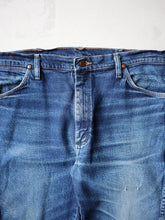 Load image into Gallery viewer, Dark Faded Wrangler Jeans - 36&quot;
