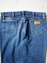 Load image into Gallery viewer, Dark Faded Wrangler Jeans - 36&quot;
