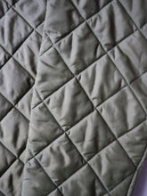 Load image into Gallery viewer, 1990&#39;s British Army Cold Weather Quilted Liner - S/M
