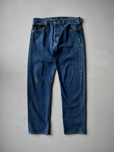 Load image into Gallery viewer, Levi&#39;s 501 Jeans - 34&quot;
