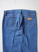 Load image into Gallery viewer, Made in USA Wrangler Jeans - 36&quot;
