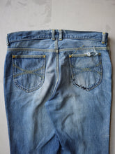 Load image into Gallery viewer, Lee Denim Jeans - 36&quot;
