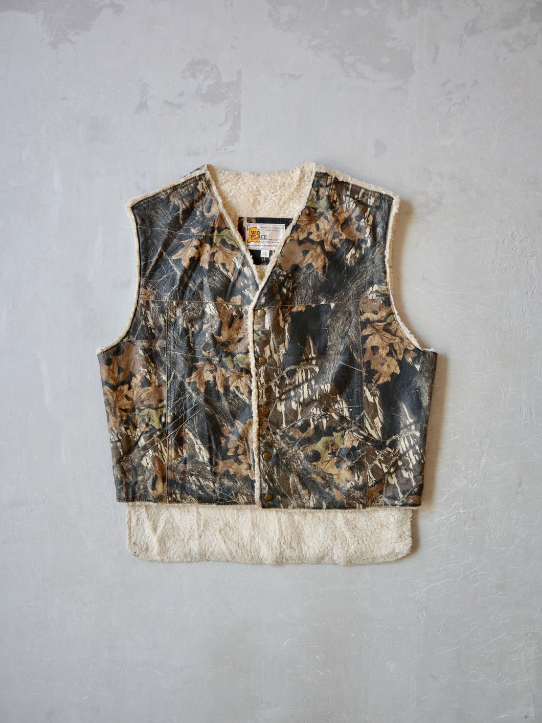 1980's Realtree Leather Sherpa Lined Vest - L