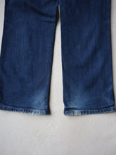 Load image into Gallery viewer, Dark Faded Wrangler Jeans - 36&quot;
