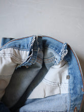 Load image into Gallery viewer, 1980&#39;s Wrangler Thrashed Cut Off Jorts - 28&quot;
